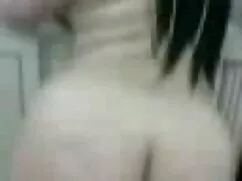 Un uomo di due giova ...